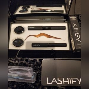 Lashify- control kit, Black, Gossamer B New in box